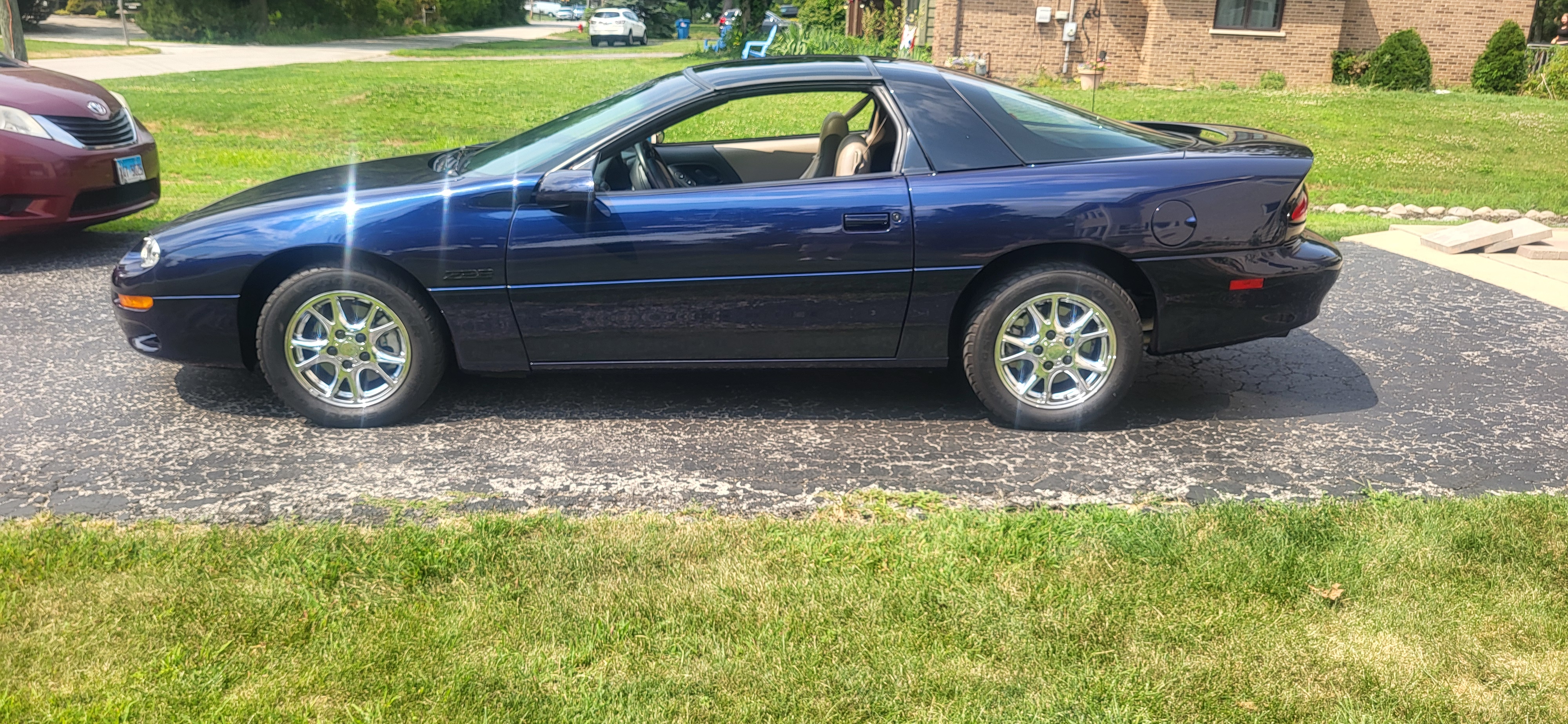 Used 2002 Chevrolet Camaro Z28 w/ Preferred Equipment Group 2 RWD image 1