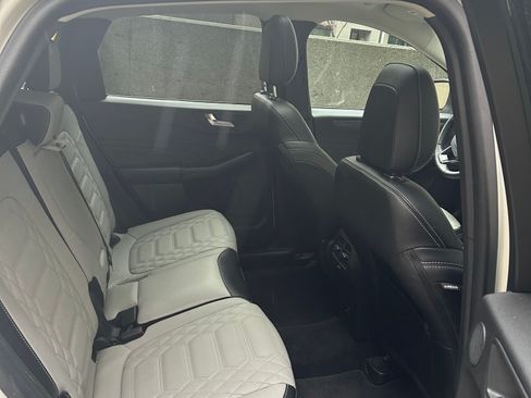 Used 2024 Ford Escape SE w/ PHEV Premium Package image 13