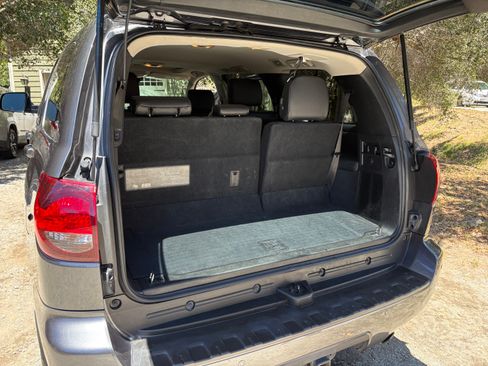 Used 2020 Toyota Sequoia TRD Pro w/ Carpet Mat Package (TMS) AWD/4WD image 9