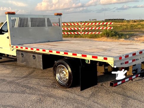 Used 2019 Ford F550 4x4 Regular Cab Super Duty image 8