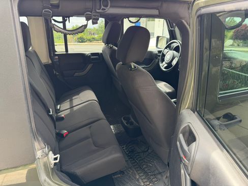 Used 2015 Jeep Wrangler Unlimited Sport AWD/4WD image 15