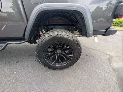 Used 2024 Jeep Gladiator Mojave image 24