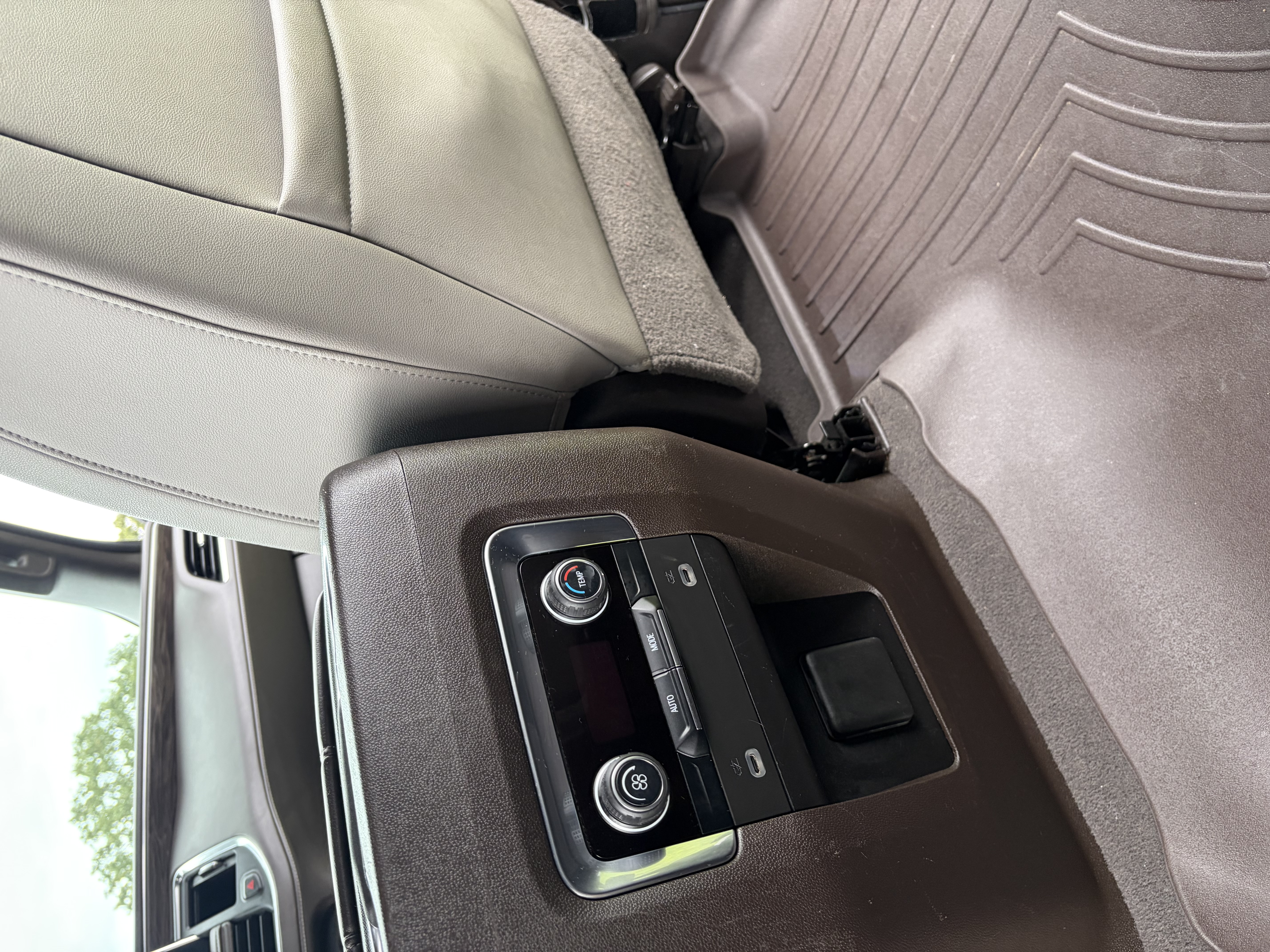 Used 2021 Chevrolet Tahoe Z71 AWD/4WD image 13