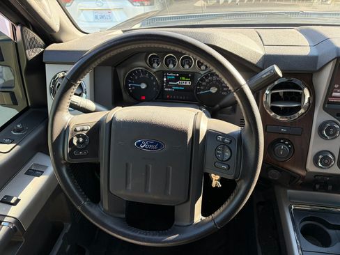 Used 2015 Ford F250 Lariat image 24