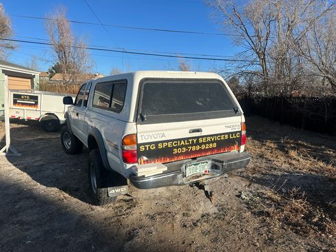 Used 2001 Toyota Tacoma Limited image 9