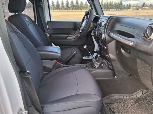 Used 2018 Jeep Wrangler Unlimited Sport S image 19