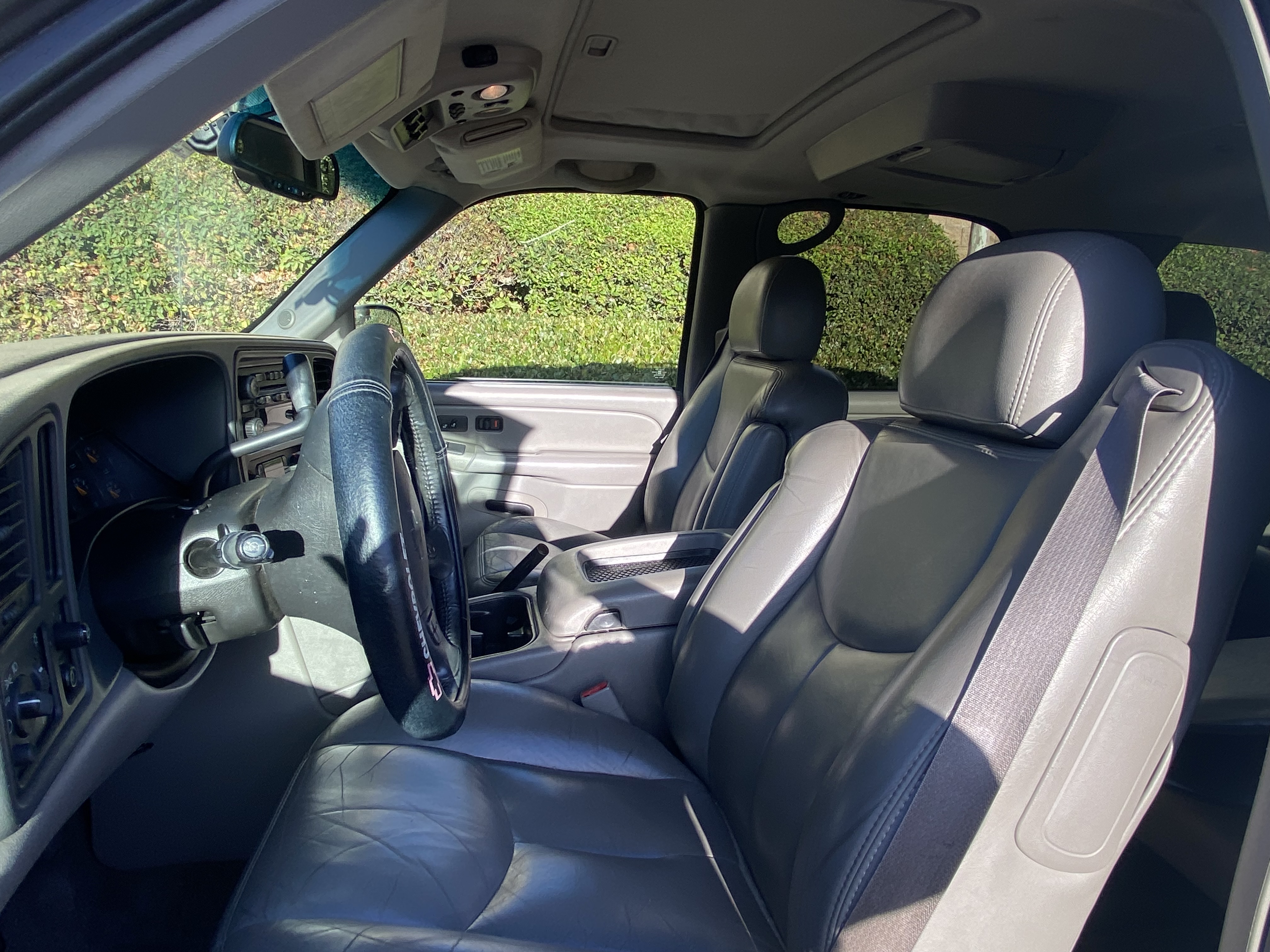 Used 2004 Chevrolet Tahoe LT RWD image 17