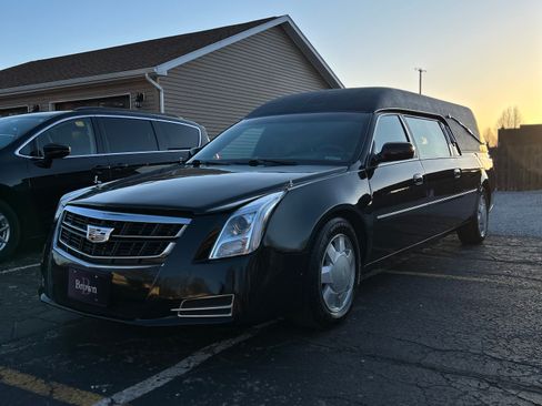 Used 2001 Cadillac De Ville Sedan image 1