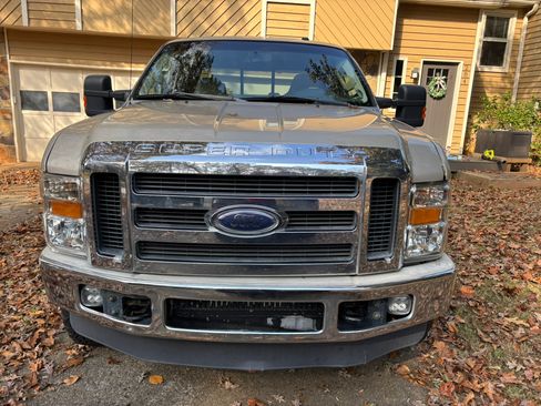 Used 2010 Ford F350 Lariat image 23