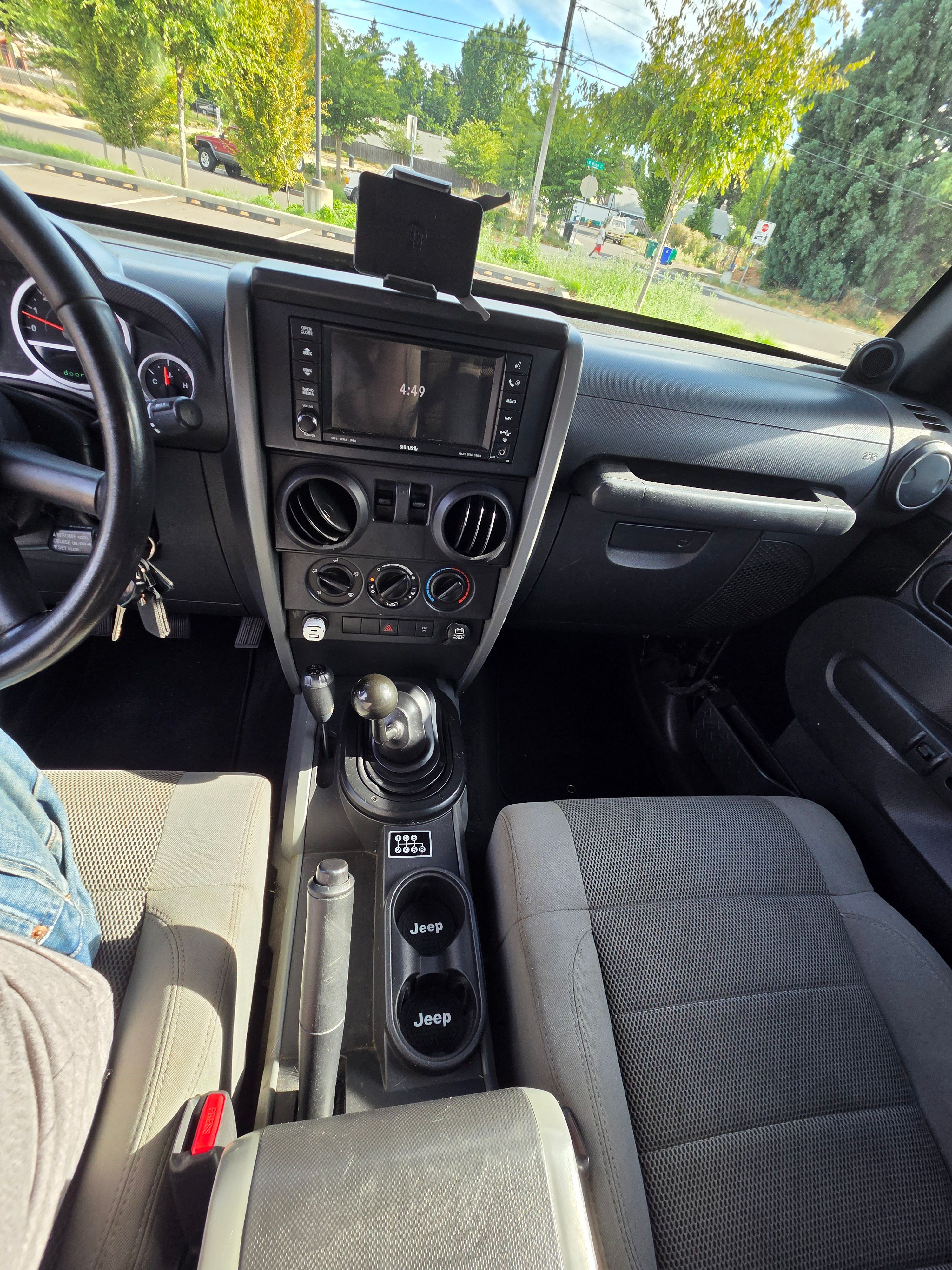 Used 2007 Jeep Wrangler Sahara w/ Dual Top Group AWD/4WD image 10