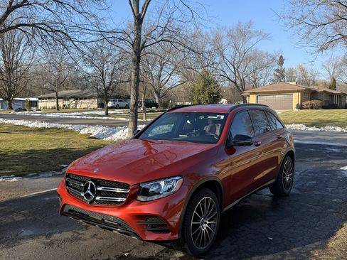 Used 2018 Mercedes-Benz GLC 300 w/ AMG Line image 9