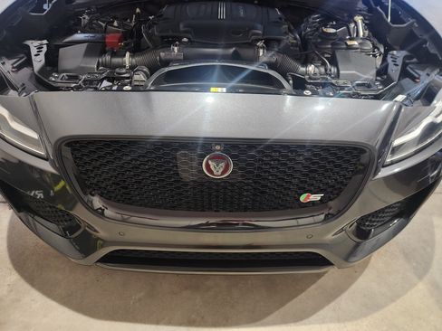 Used 2017 Jaguar F-PACE S image 16