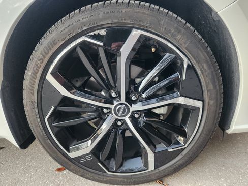 Used 2024 Nissan Altima 2.5 SR w/ SR Premium Package image 13