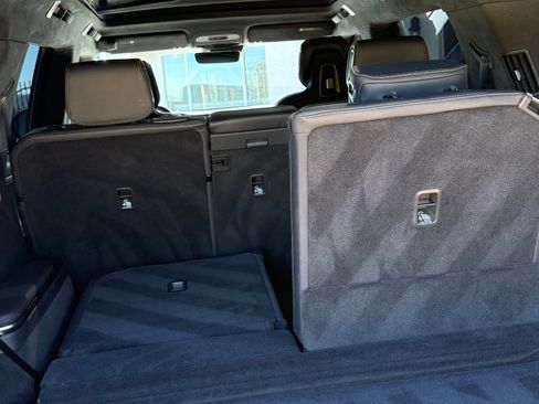 Used 2023 Rivian R1S Adventure image 12