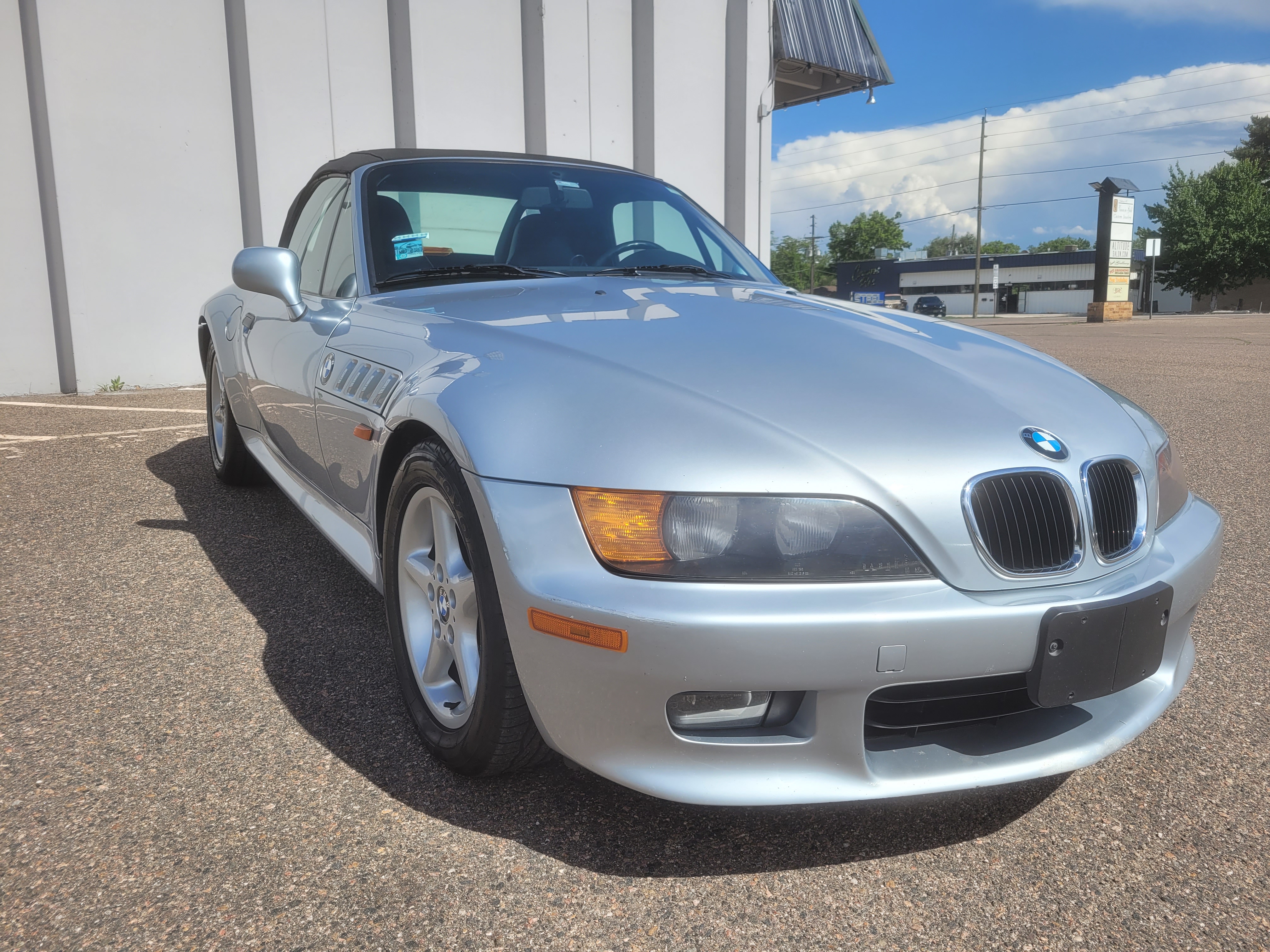 Used 1998 BMW Z3 2.8 RWD image 2