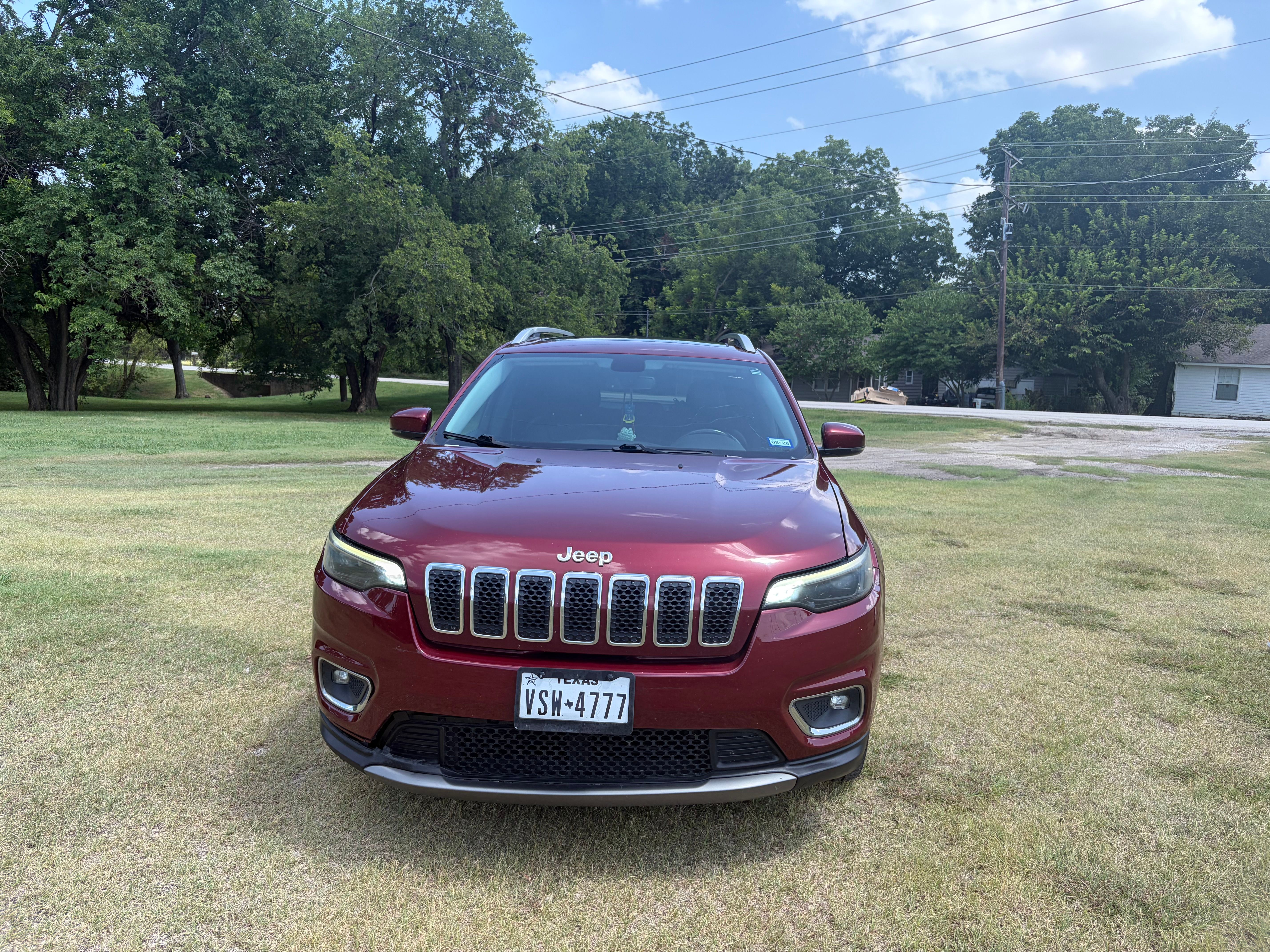 Used 2019 Jeep Cherokee Limited FWD image 2