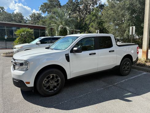 Used 2024 Ford Maverick XLT image 1