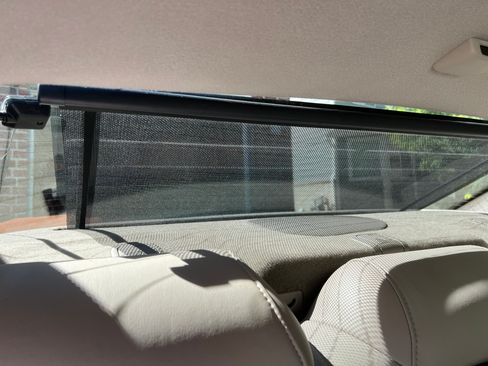 Used 2001 Cadillac De Ville DHS w/ Safety/Security Pkg FWD image 24
