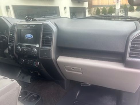 Used 2019 Ford F150 XLT w/ Trailer Tow Package image 19