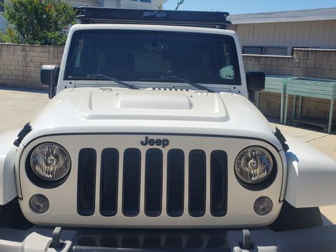Used 2014 Jeep Wrangler Unlimited Sahara image 2