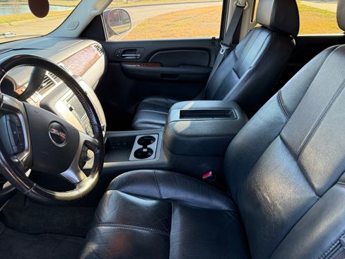 Used 2007 GMC Yukon SLT w/ SLT Preferred Equipment Group image 13