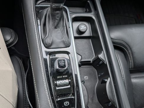 Used 2020 Volvo XC90 T6 Inscription image 9