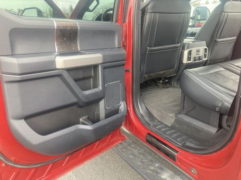 Used 2022 Ford F250 Lariat w/ Tremor Off-Road Package image 23