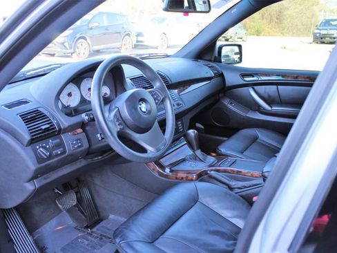 Used 2005 BMW X5 4.8is image 10