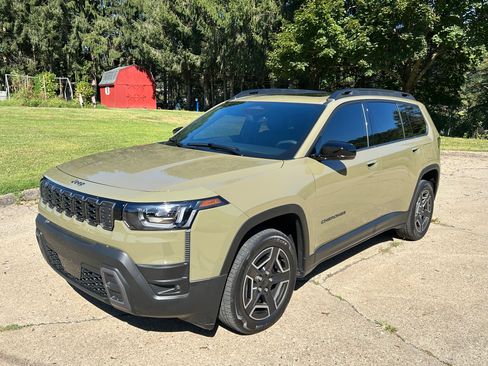 Used 2026 Jeep Cherokee Limited AWD/4WD image 1
