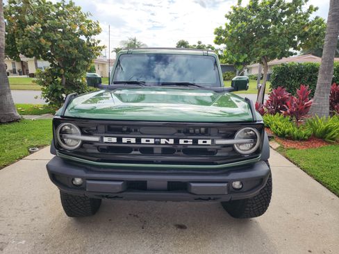 Used 2023 Ford Bronco Outer Banks w/ Sasquatch Package AWD/4WD image 2