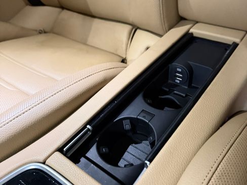 Used 2018 Porsche Panamera 4S image 21