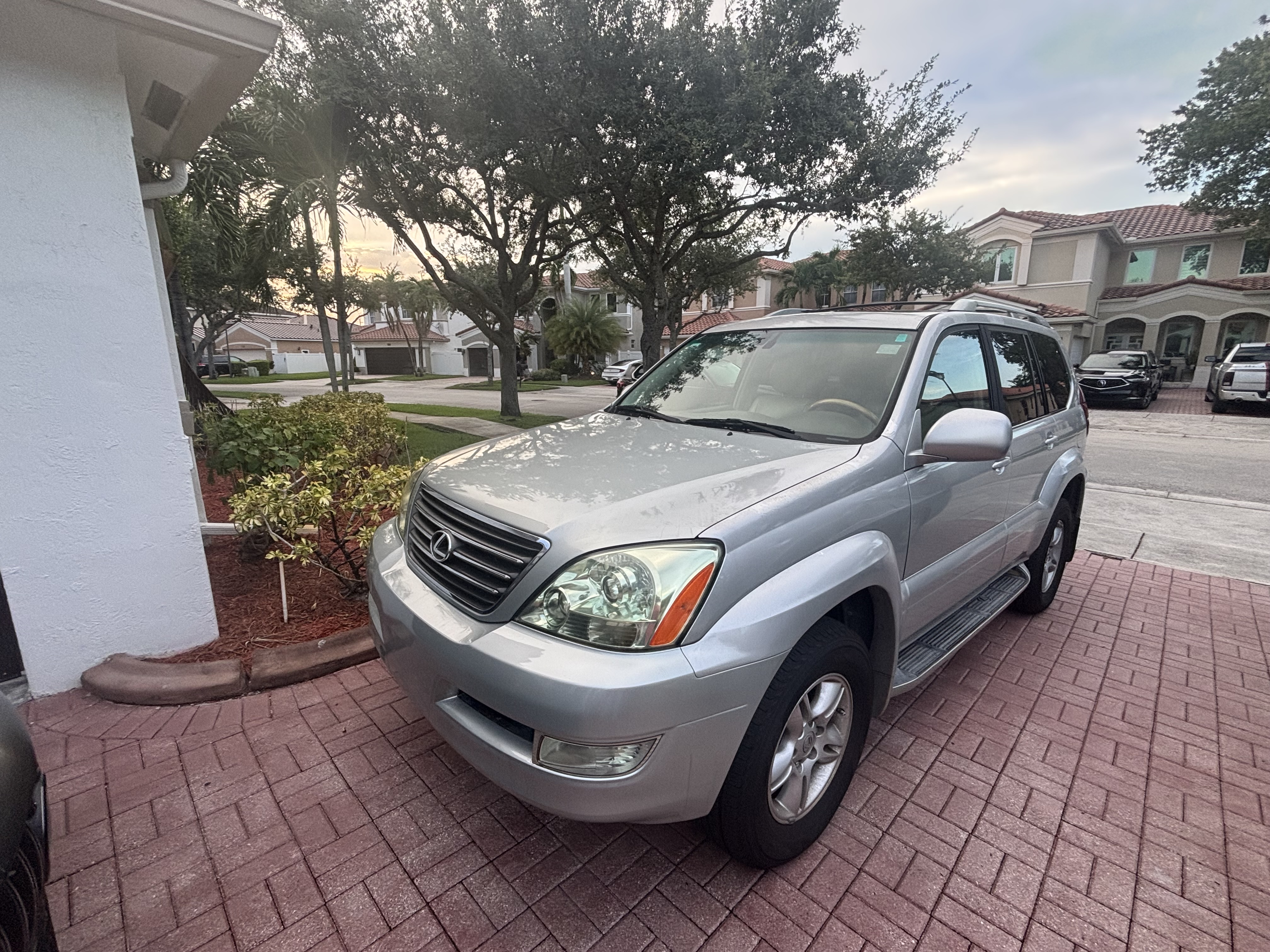 Used 2004 Lexus GX 470 AWD/4WD image 1