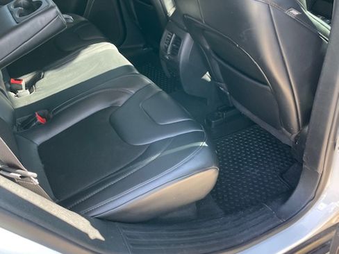 Used 2020 Jeep Cherokee Latitude Plus image 16