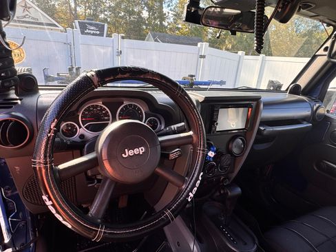 Used 2010 Jeep Wrangler Unlimited Sport image 10