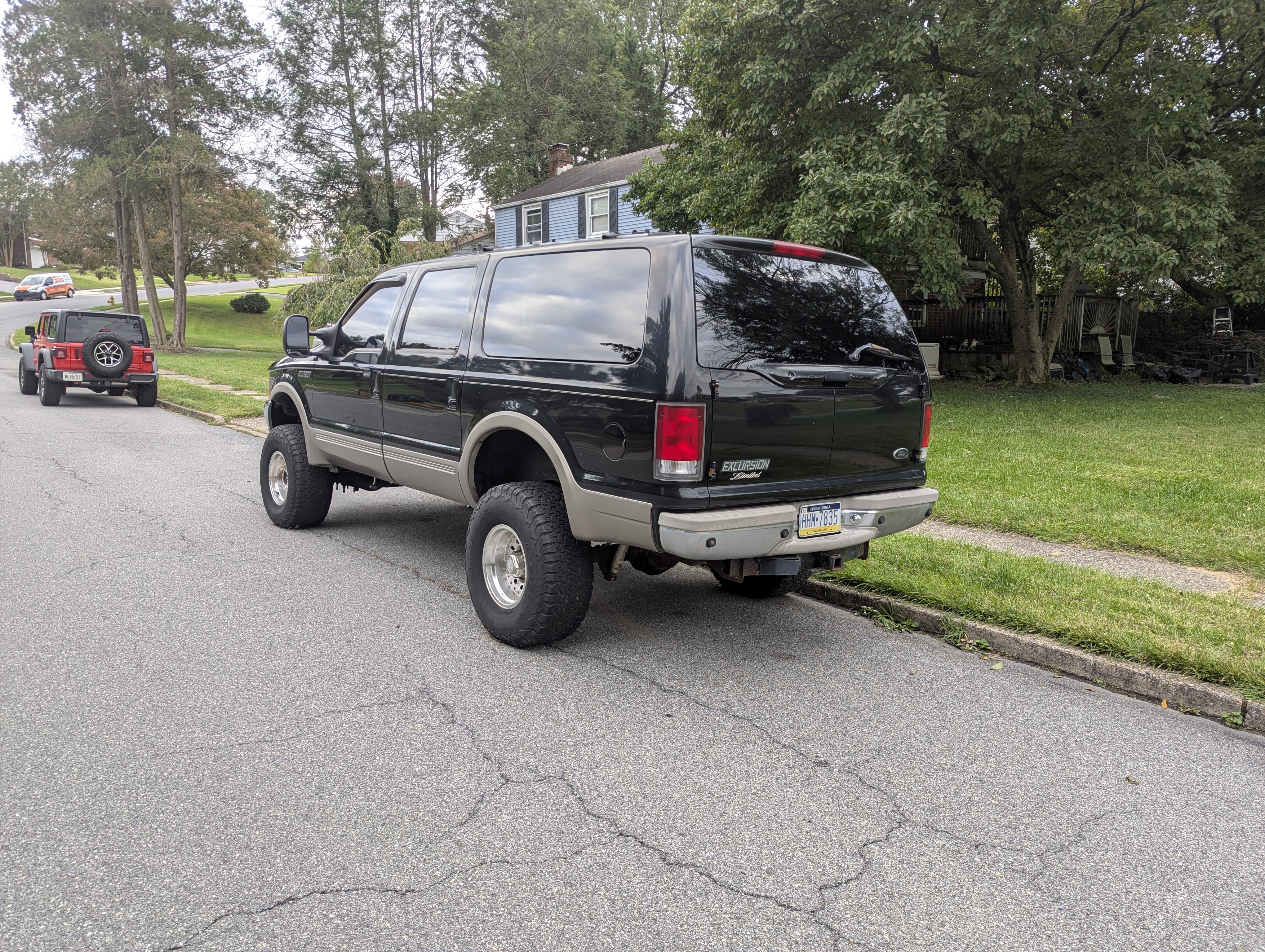 Used 2000 Ford Excursion Limited AWD/4WD image 5