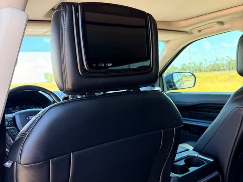Used 2018 Ford Expedition Max Platinum AWD/4WD image 5