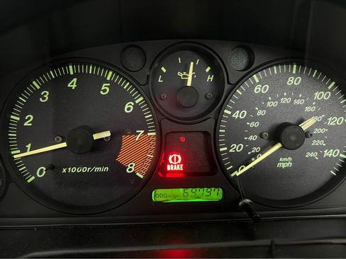 Used 1999 MAZDA MX-5 Miata Convertible 2D image 11