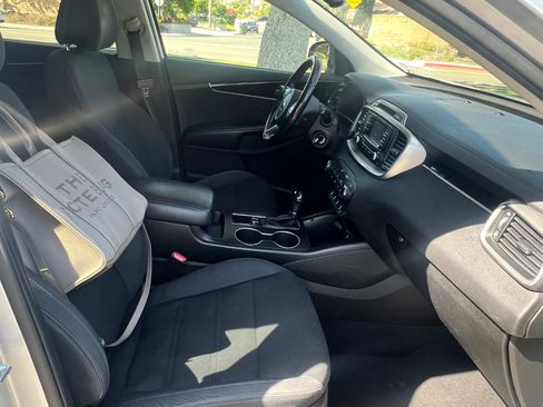 Used 2016 Kia Sorento LX w/ LX Convenience Package FWD image 12