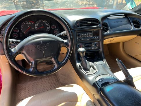 Used 2001 Chevrolet Corvette Coupe w/ Preferred Equipment Group2 image 4