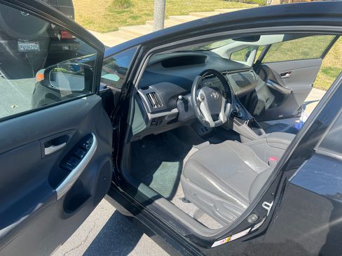 Used 2010 Toyota Prius Five image 9