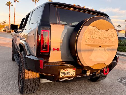 Used 2024 GMC Hummer EV 3X image 17