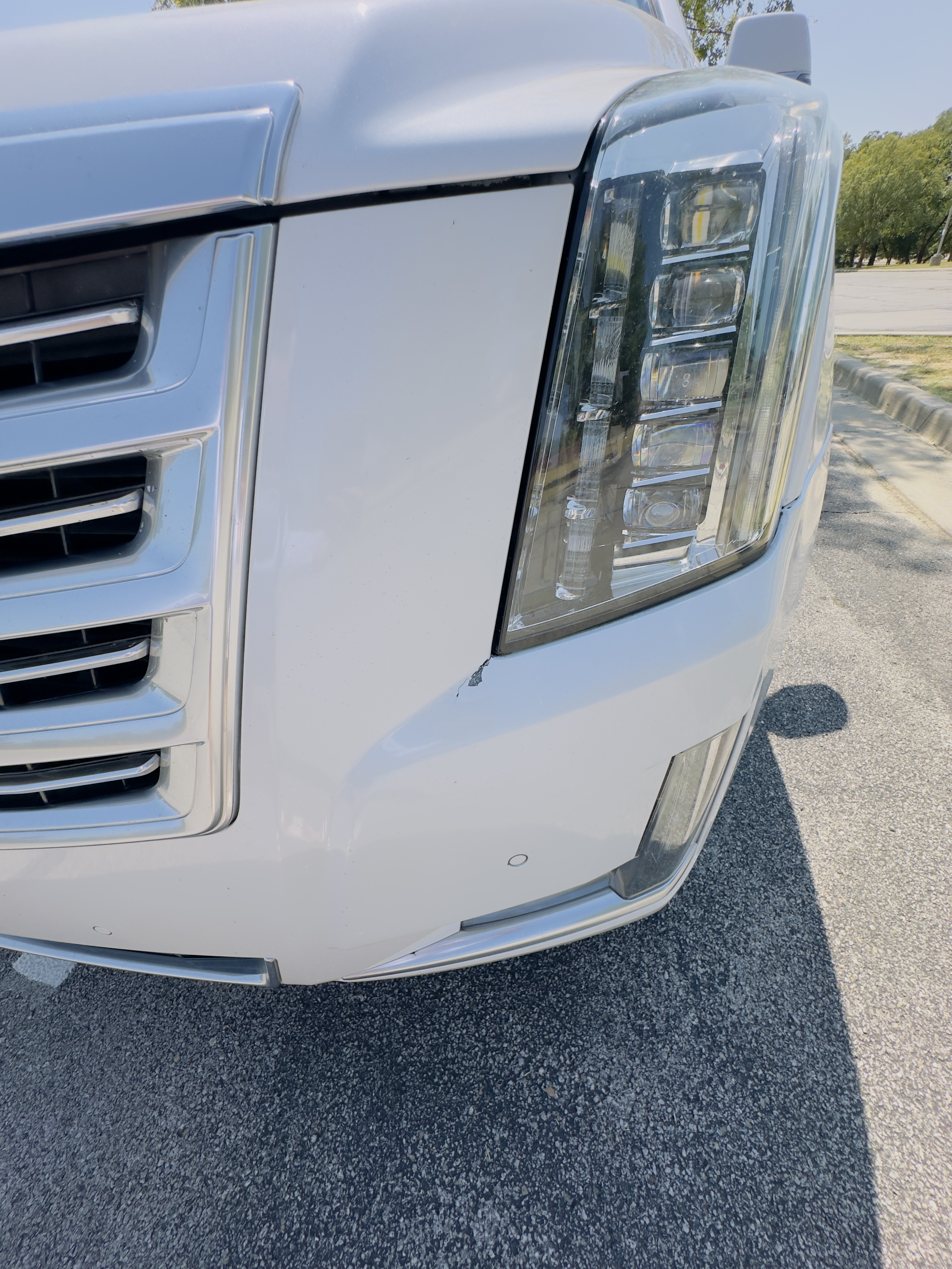 Used 2016 Cadillac Escalade Platinum AWD/4WD image 23