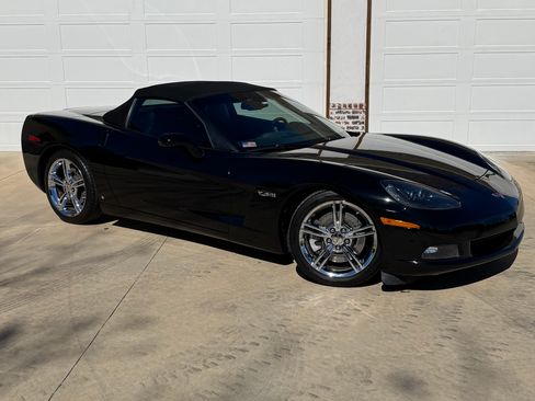 Used 2008 Chevrolet Corvette Convertible w/ Preferred Equipment Group RWD image 2
