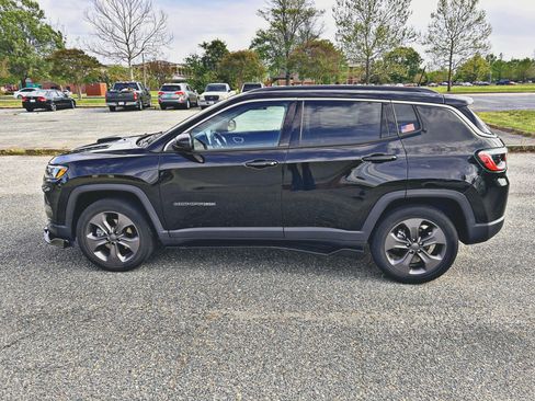Used 2022 Jeep Compass Latitude w/ Sun and Sound Group image 9