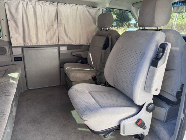 Used 2001 Volkswagen Eurovan FWD image 9