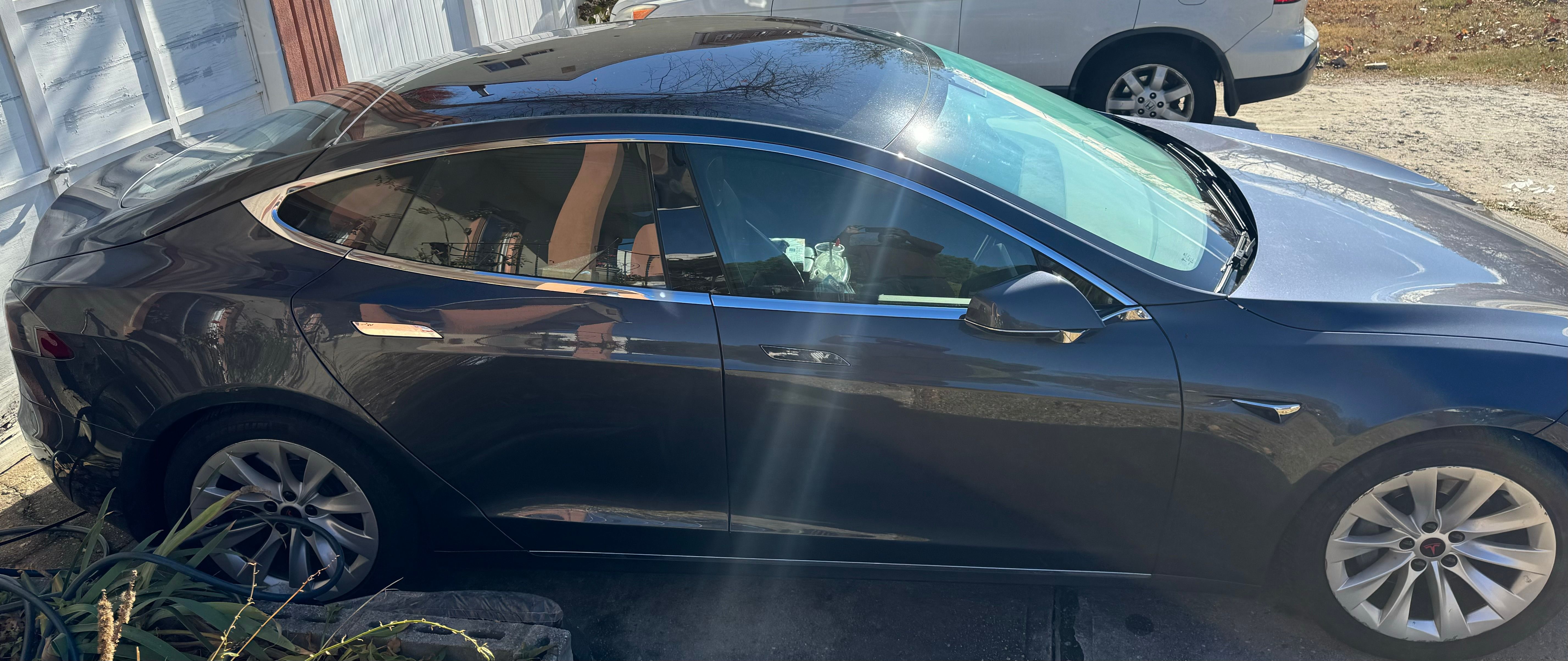Used 2017 Tesla Model S 75D AWD/4WD image 4