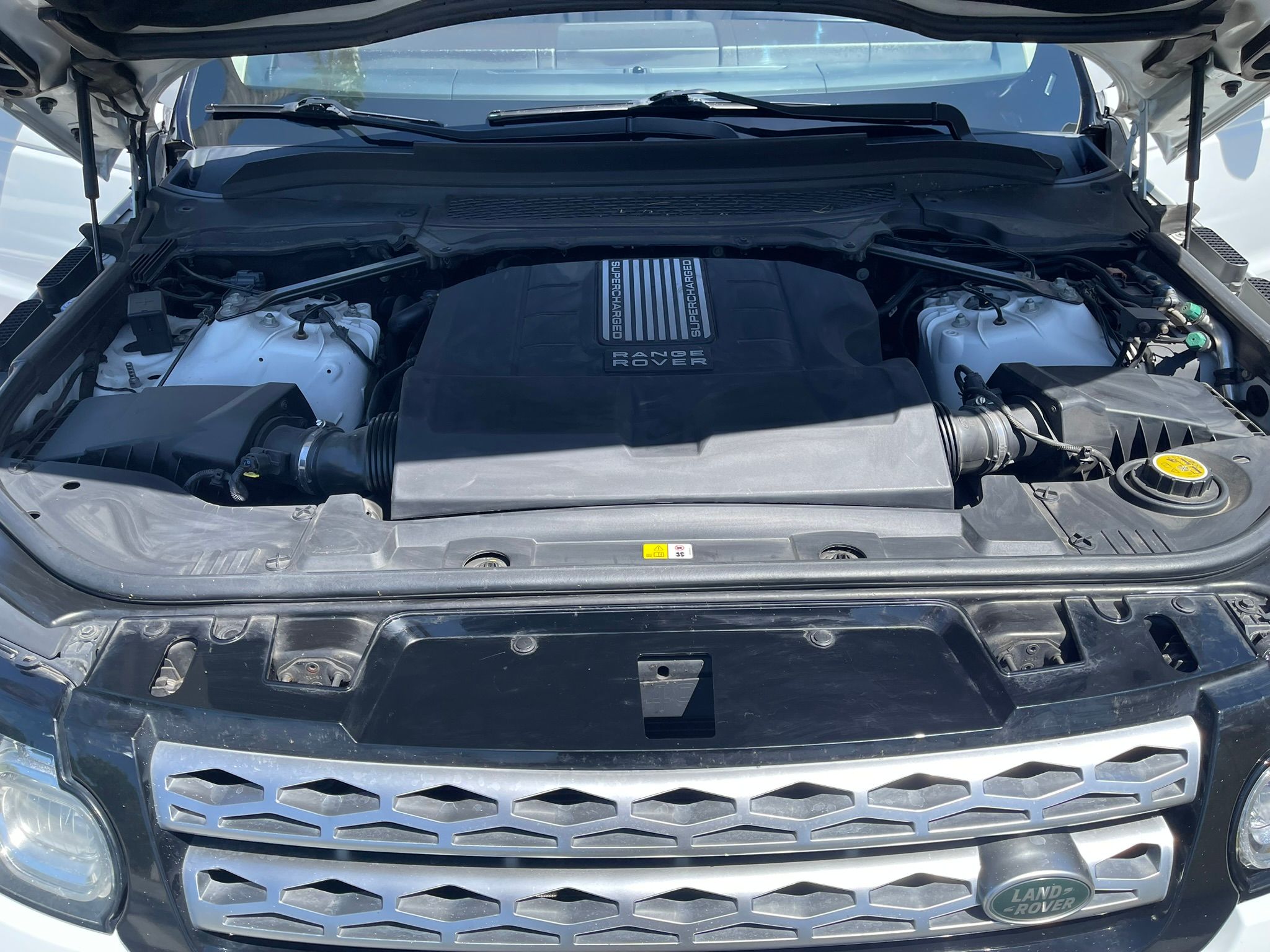 Used 2014 Land Rover Range Rover Sport HSE AWD/4WD image 17