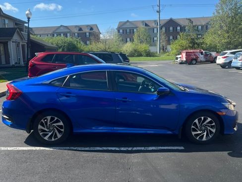 Used 2018 Honda Civic EX image 5