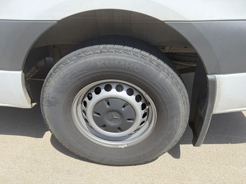 Used 2024 Mercedes-Benz Sprinter 2500 image 14