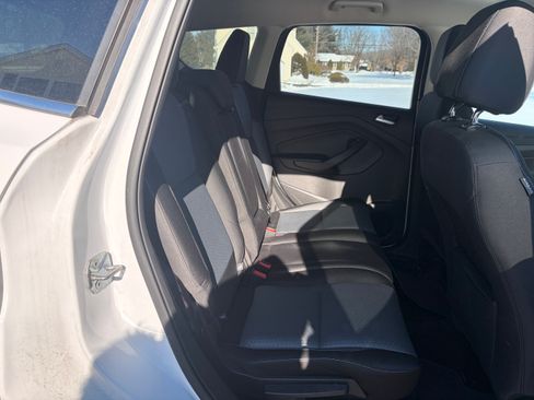 Used 2017 Ford Escape SE image 9